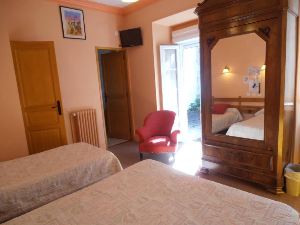 Hotel Panoramic Et Des Bains Luz-Saint-Sauveur Room photo